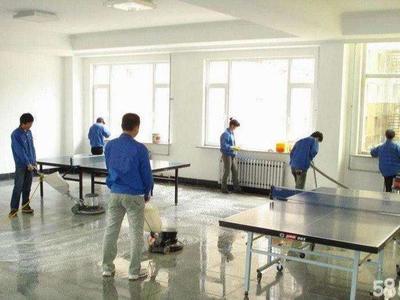 萬潔居家政日常保潔、擦玻璃、家電清洗、甲醛治理、地毯清洗、沙發清洗、開荒保潔、外墻清洗、商場開荒保潔、工程開荒保潔、瓷磚美縫、衣櫥整理、鐘點工等服務